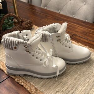 Source Unknown White and Gray Winter Boots